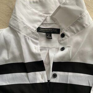 Like new: Banana Republic Striped Collared Shirt